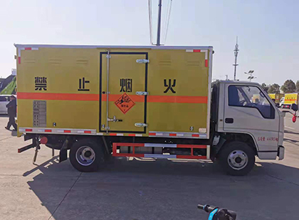 广汉爆破器材运输车